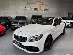 Weiß Gebraucht 2023 Mercedes C63 AMG AMG Coupé | 89.900 €