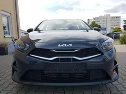 Grau Neu 2025 Kia Ceed Limousine | 21.490 € (Superpreis)