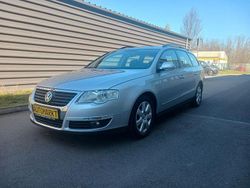 Reflexsilber metallic Gebraucht 2010 VW Passat Sportline Kombi | 4.999 € (Fairer Preis)