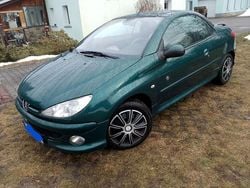 Grün Gebraucht 2006 Peugeot 206 CC Roland Garros Cabrio | 1.650 € (Guter Preis)