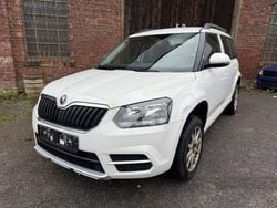Weiß Gebraucht 2015 Skoda Yeti Active SUV | 7.990 € (Guter Preis)