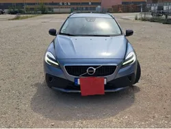 Gebraucht 2016 Volvo V40 CC Summum Kombi | 15.300 € (Fairer Preis)