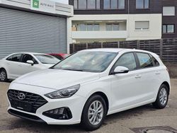 Weiß Gebraucht 2024 Hyundai i30 Comfort Limousine | 17.500 € (Guter Preis)