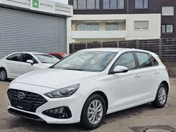 Weiß Gebraucht 2024 Hyundai i30 Comfort Limousine | 17.500 € (Superpreis)