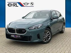 Grün Neu 2025 BMW 120 Kleinwagen | 33.440 € (Superpreis)