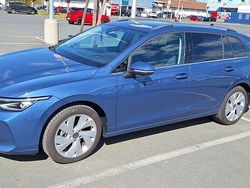 Blau Gebraucht 2024 VW Golf VIII Style Kombi | 28.999 € (Fairer Preis)