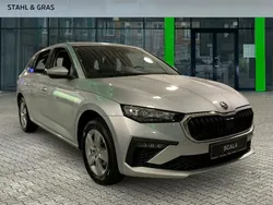 Silber Neu 2024 Skoda Scala Essence Kleinwagen | 25.990 € (Fairer Preis)