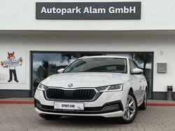 Weiß Gebraucht 2021 Skoda Octavia First Edition Kombi | 19.999 € (Fairer Preis)