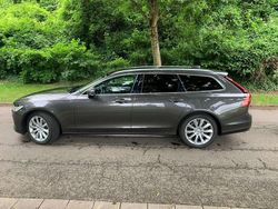 Grau Gebraucht 2020 Volvo V90 Momentum Kombi | 29.000 € (Superpreis)