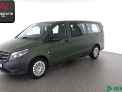 Grün Gebraucht 2022 Mercedes Vito Van / Kleinbus | 33.880 € (Fairer Preis)