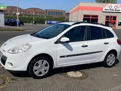 Weiß Gebraucht 2012 Renault Clio III Limousine | 3.700 € (Fairer Preis)