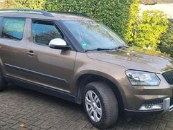 Braun Gebraucht 2015 Skoda Yeti Outdoor SUV | 7.700 €