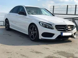 Weiß Gebraucht 2018 Mercedes C250 AMG line Limousine | 23.900 € (Fairer Preis)