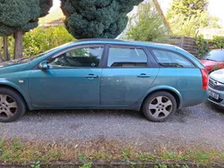Grün Gebraucht 2002 Nissan Primera Kombi | 800 €
