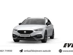 Glacial weiß metallic Neu 2025 Seat Leon Black Edition Limousine | 38.450 €