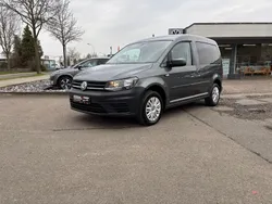 Grau Gebraucht 2018 VW Caddy Van / Kleinbus | 17.790 € (Fairer Preis)
