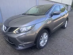 Grau Gebraucht 2016 Nissan Qashqai Acenta SUV | 8.990 € (Guter Preis)