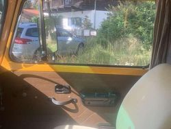 Gelb Gebraucht 1979 VW T2 Van | 30.000 €