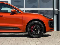 Orange Gebraucht 2022 Porsche Macan GTS Chrono SUV | 68.700 € (Fairer Preis)