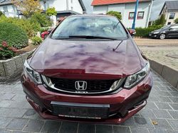 Rot Gebraucht 2016 Honda Civic Executive Limousine | 8.990 € (Fairer Preis)