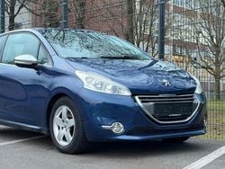 Blau Gebraucht 2012 Peugeot 208 Allure Kleinwagen | 5.990 € (Fairer Preis)