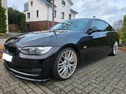 Schwarz Gebraucht 2009 BMW 320 Coupé | 10.000 € (Teuer)
