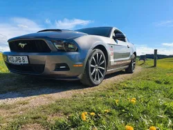 Grau Gebraucht 2010 Ford Mustang Coupé | 14.600 € (Fairer Preis)