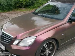 Braun Gebraucht 2010 Mercedes E350 Kombi | 6.000 €