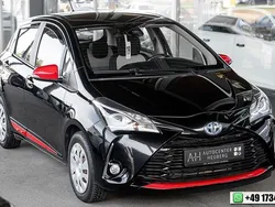 Schwarz Gebraucht 2017 Toyota Yaris Hybrid Edition Limousine | 14.990 € (Fairer Preis)