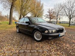 Schwarz Gebraucht 1997 BMW 523 Limousine | 6.800 € (Teuer)