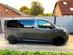 Grau Gebraucht 2023 Peugeot Traveller Van | 43.500 € (Guter Preis)