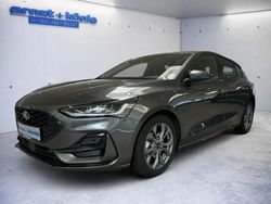 Magnetic metallic Gebraucht 2024 Ford Focus ST-Line X Limousine | 31.390 € (Teuer)