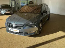 Grau Gebraucht 2017 Skoda Superb SportLine Kombi | 20.800 € (Fairer Preis)