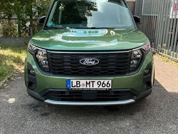 Grün Gebraucht 2024 Ford Courier Active Van / Kleinbus | 26.900 €