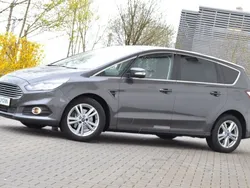 Grau Gebraucht 2017 Ford S-MAX Titanium Van / Kleinbus | 11.980 €