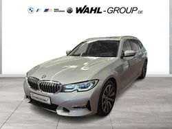 Silber Gebraucht 2020 BMW 320e Luxury Line Kombi | 29.890 € (Etwas zu teuer)