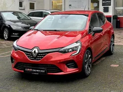 Rot Gebraucht 2021 Renault Clio V Intens Limousine | 12.900 € (Fairer Preis)