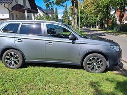 Grau Gebraucht 2015 Mitsubishi Outlander SUV | 10.500 € (Fairer Preis)