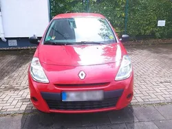 Rot Gebraucht 2012 Renault Clio IV Kleinwagen | 3.200 €