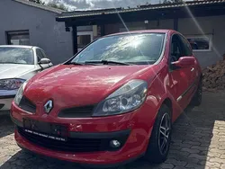 Rot Gebraucht 2009 Renault Clio III Rip Curl Limousine | 2.300 € (Guter Preis)