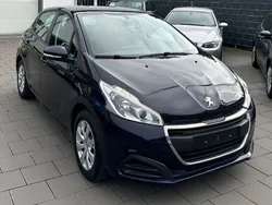 Blau Gebraucht 2017 Peugeot 208 Active Kleinwagen | 6.400 € (Fairer Preis)