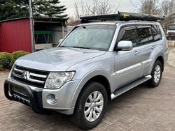Silber Gebraucht 2011 Mitsubishi Pajero Top SUV | 18.980 € (Fairer Preis)