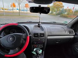 Rot Gebraucht 2009 Renault Clio II Limousine | 1.300 €