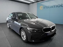 Grau Gebraucht 2022 BMW 320 Limousine | 35.249 € (Fairer Preis)