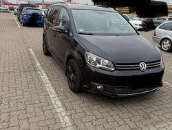 Schwarz Gebraucht 2011 VW Touran Match Van / Kleinbus | 4.500 € (Fairer Preis)