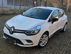 Weiß Gebraucht 2018 Renault Clio IV LIMITED Kleinwagen | 9.498 € (Fairer Preis)