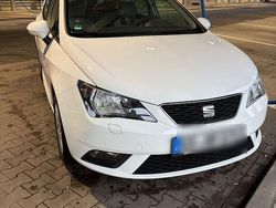 Weiß Gebraucht 2015 Seat Ibiza Style Kleinwagen | 8.000 € (Etwas zu teuer)