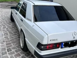 Weiß Gebraucht 1992 Mercedes 190 Limousine | 14.999 €