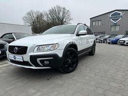 Crystal white pearl / metallic Gebraucht 2015 Volvo XC70 Summum SUV | 19.999 € (Etwas zu teuer)