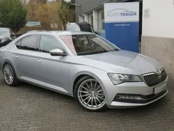 Brilliantsilber metallic Gebraucht 2022 Skoda Superb Sport Limousine | 35.490 € (Fairer Preis)